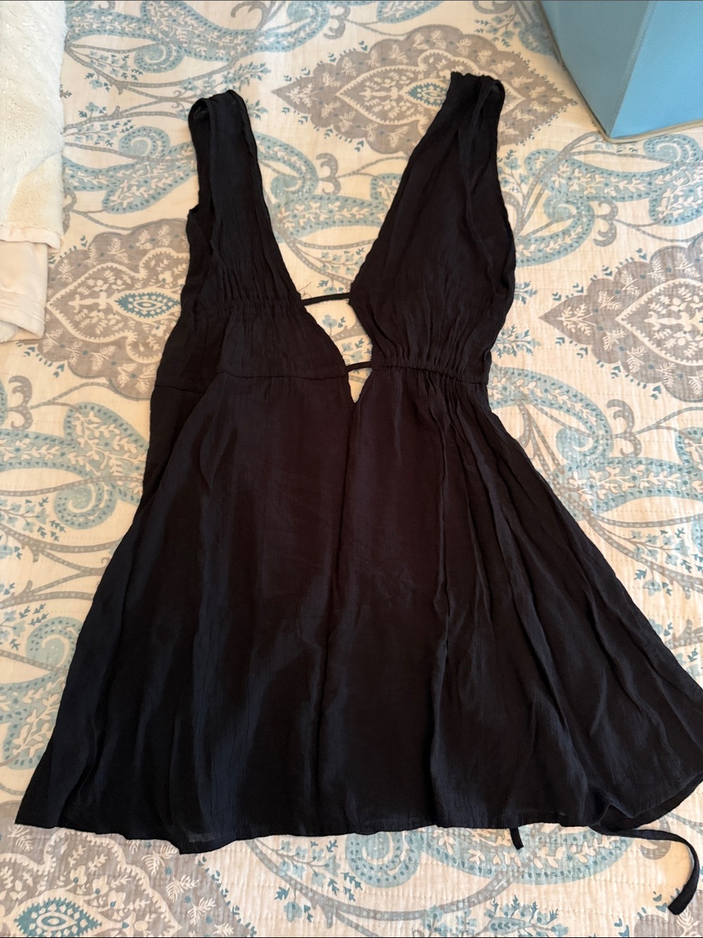 Cupshe Black Deep V Mini Dress